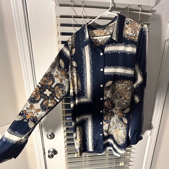 Fashion Nova NWOT Posh And Deluxe Satin Paisley Shirt | Blue/combo | Size 2XL - Picture 2 of 15